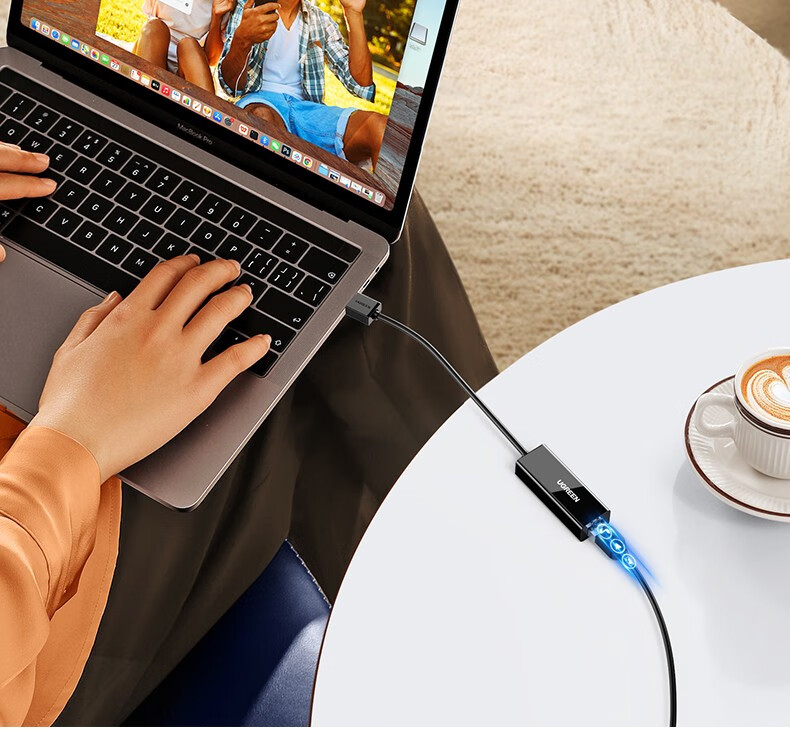 绿联（UGREEN）USB3.0转千兆网口 有线网卡RJ45接口转换器  USB3.0千兆网卡【铝壳款】深空灰 CM209 50922