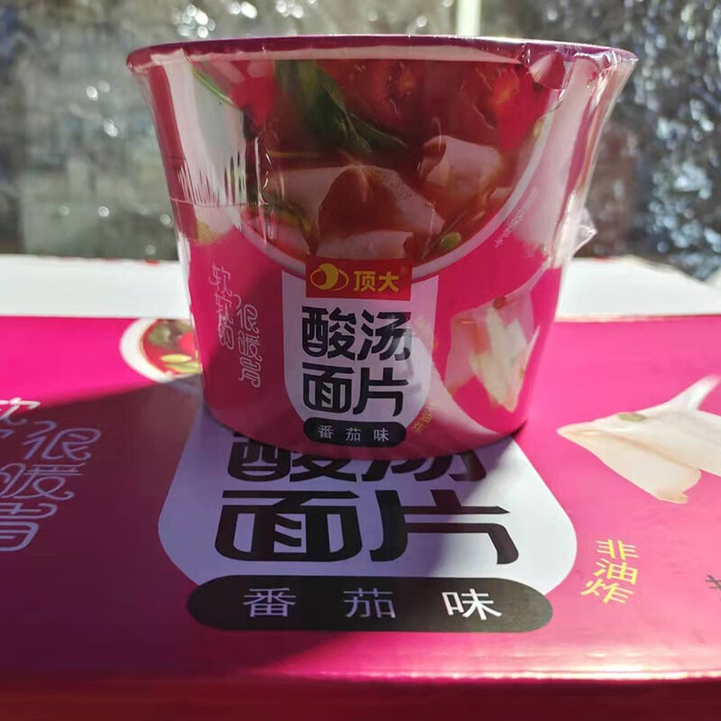 顶大 酸汤面片速食夜宵番茄味101g*12桶整箱