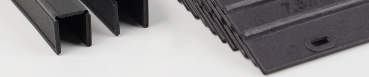 得力 (deli)10孔装订夹条 胶圈/夹条装订机 梳式财务装订机 300*7.5mm(100支/盒) 黑色 3826
